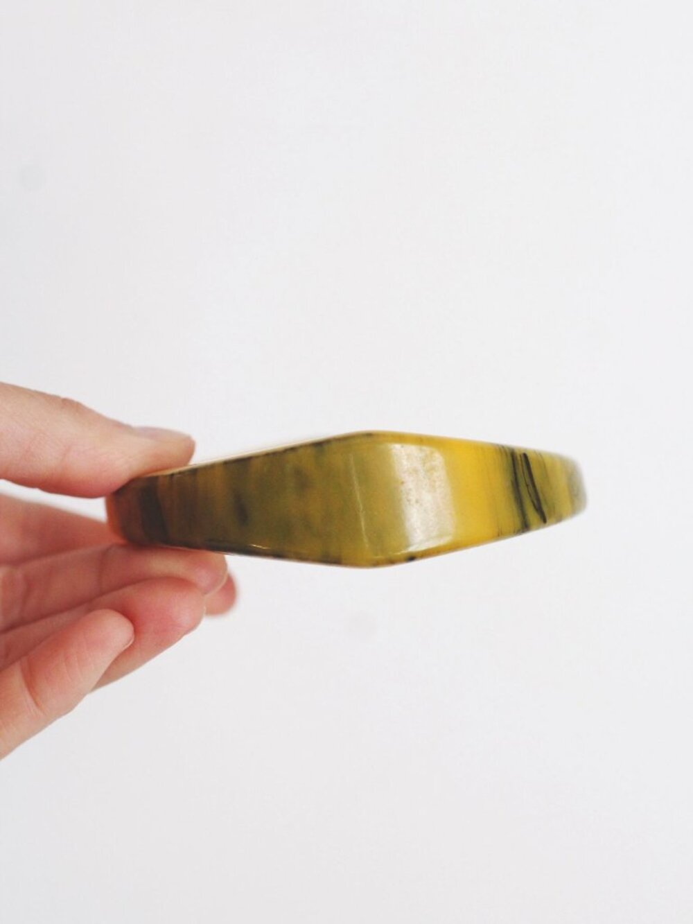 Vintage Marbled Butterscotch Mustard Yellow Marble Bakelite Bangle Bracelet Art - Picture 3 of 7